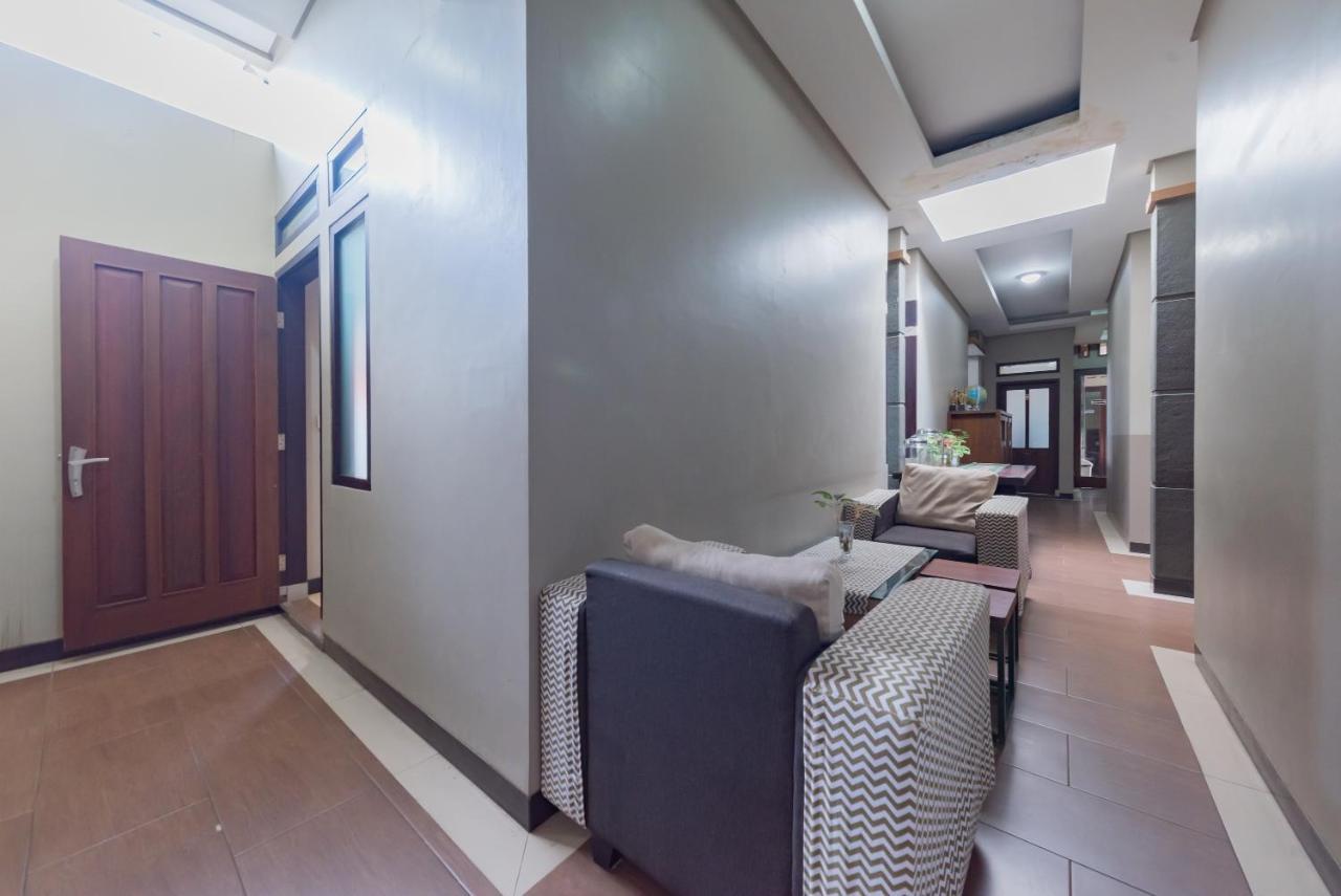 Reddoorz Syariah Near Politeknik Negeri Bandung Campus Hotel Cimahi Exterior foto