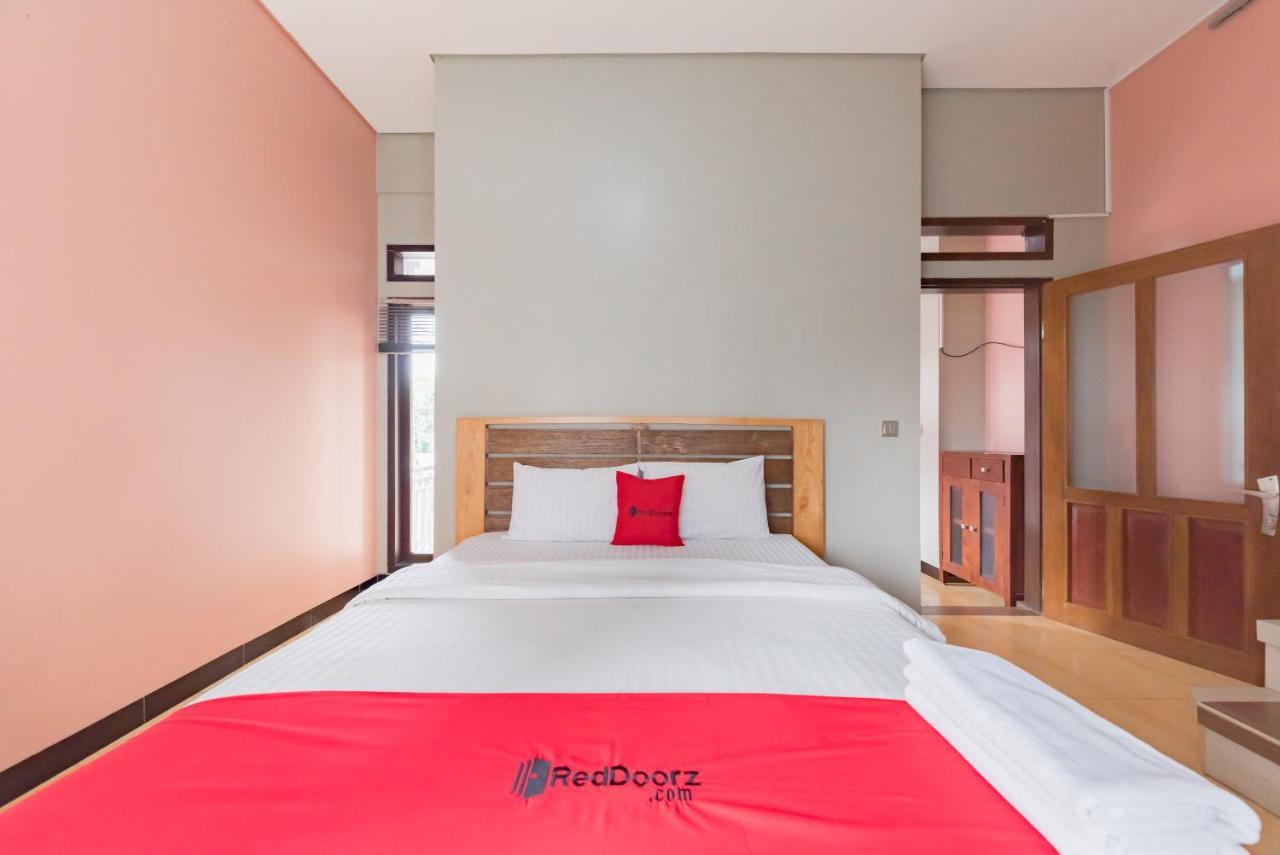 Reddoorz Syariah Near Politeknik Negeri Bandung Campus Hotel Cimahi Exterior foto