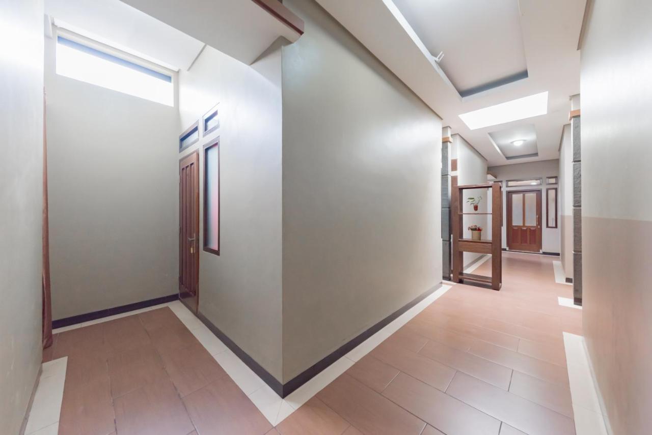 Reddoorz Syariah Near Politeknik Negeri Bandung Campus Hotel Cimahi Exterior foto